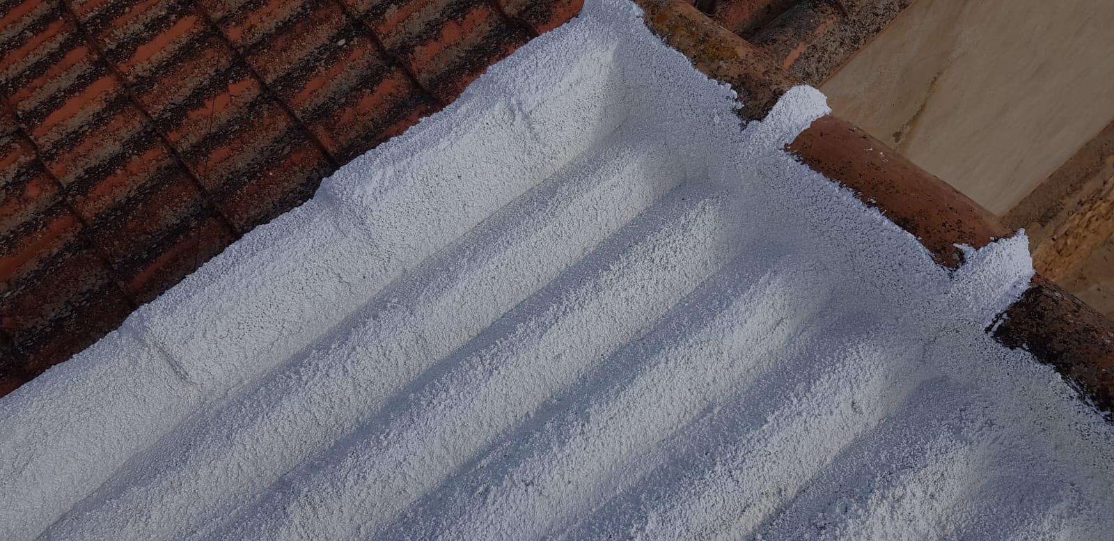 Aislamientos con corcho proyectado